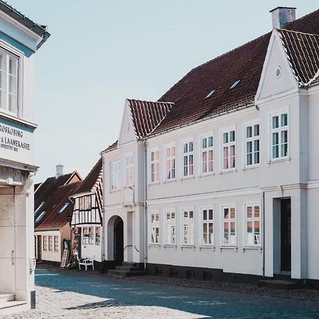 Bed and Breakfast Kjobing Manor à Ærøskøbing Extérieur photo